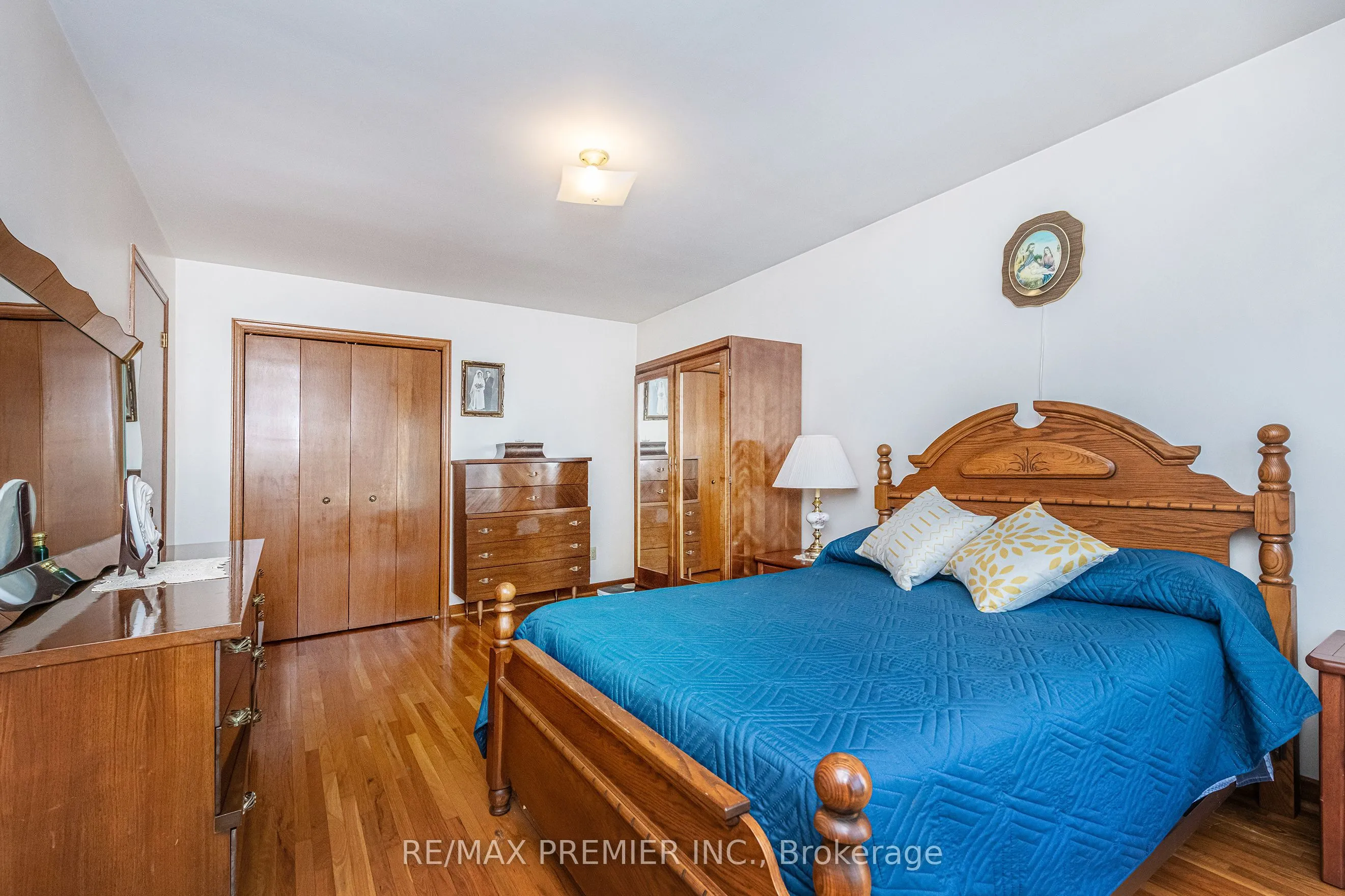 Detached living room at 11 Holmesdale Road Toronto