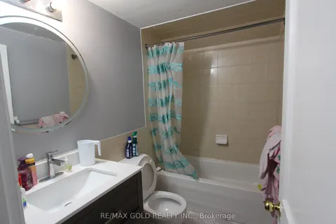 961 Lakeshore Road, ON L5H 1H8