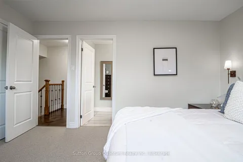 2231 Urwin Crescent, ON L6L 2T3