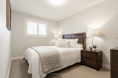 2231 Urwin Crescent, ON L6L 2T3