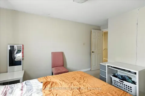 1211 EIGHTH Line, ON L6H 2H2