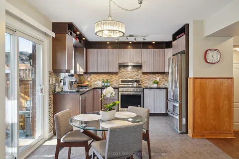 641 Symons Cross, ON L9T 7S2