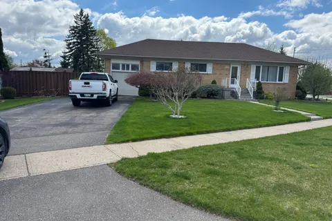 13 Bairstow Crescent, ON L7G 1L9