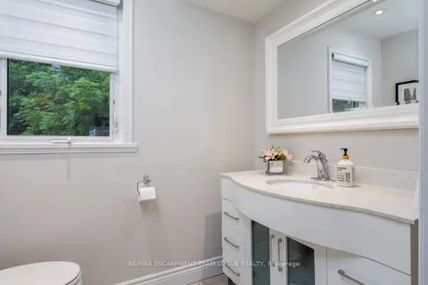 816 Tanager Avenue, ON L7T 2Y2