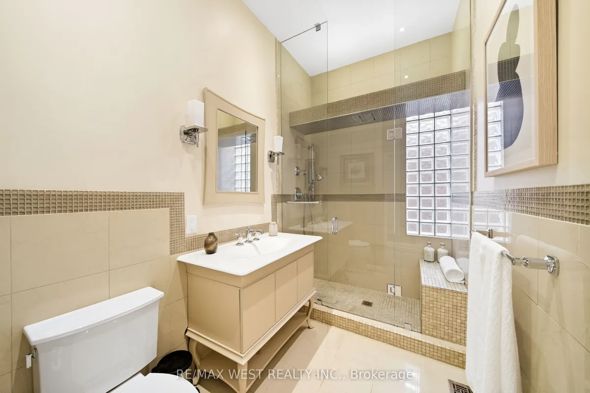 192 Pacific Avenue, ON M6P 2P5