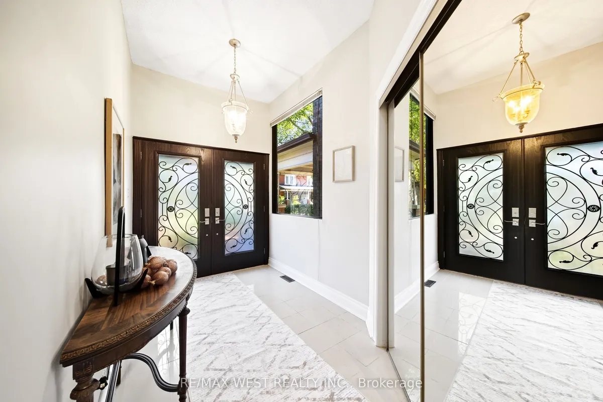 192 Pacific Avenue, ON M6P 2P5