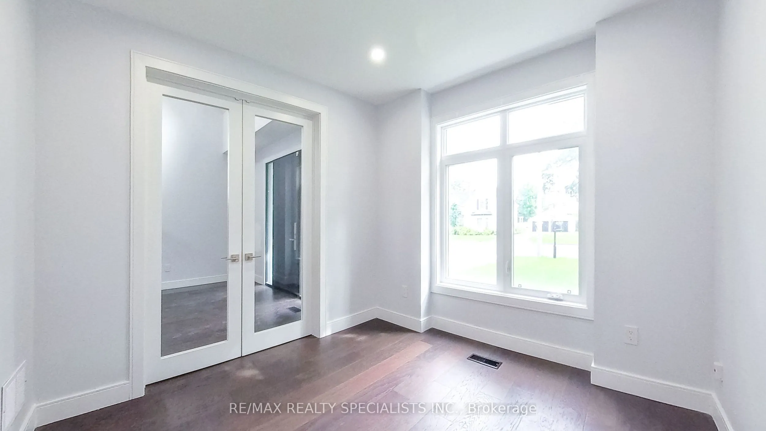 1029 Lorne Park Road, ON L5H 2Z9