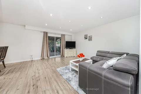 23 Judith Crescent, ON L6S 3J3