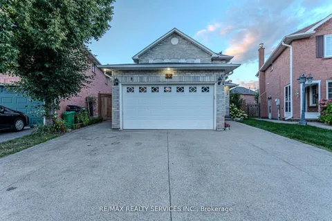 32 Heddon Court, ON L6Z 4H2