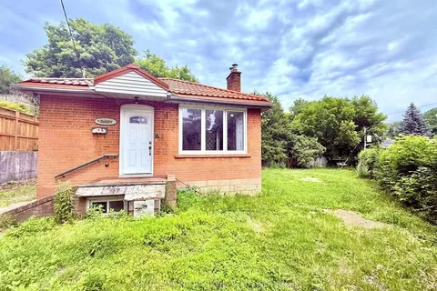 1 Lundy Avenue, ON M6S 4S8