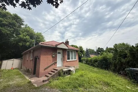 1 Lundy Avenue, ON M6S 4S8