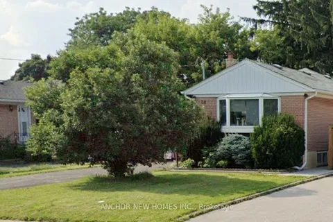 28 Eringate Drive, ON M9C 3Y7