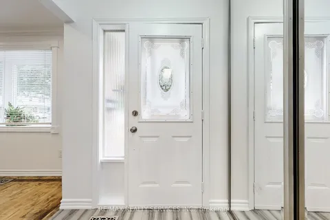 10 Minton Place, ON L6S 2S7