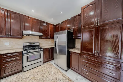 5918 Bassinger Place, ON L5M 6K5