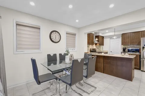 14 Crossbill Road, ON L7A 3Z5