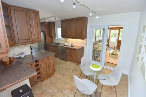 405 Erindale Drive, ON L7L 4T3