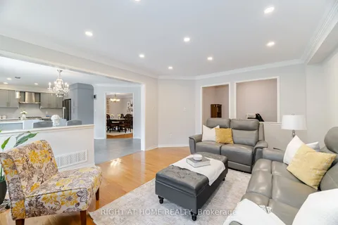 5467 Blue Spruce Avenue, ON L7L 7C6