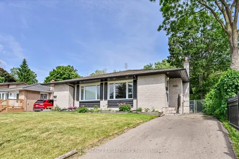 1544 Swanage Crescent, ON L5J 3N8