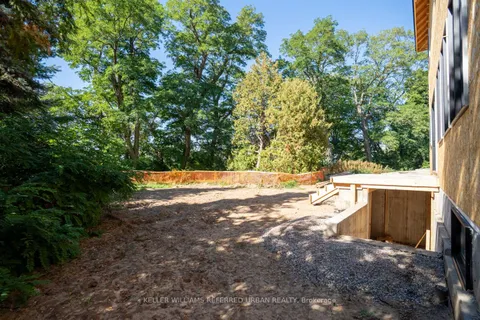 1429 Dundas Crescent, ON L5C 1E8