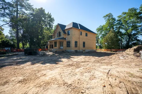 1429 Dundas Crescent, ON L5C 1E8