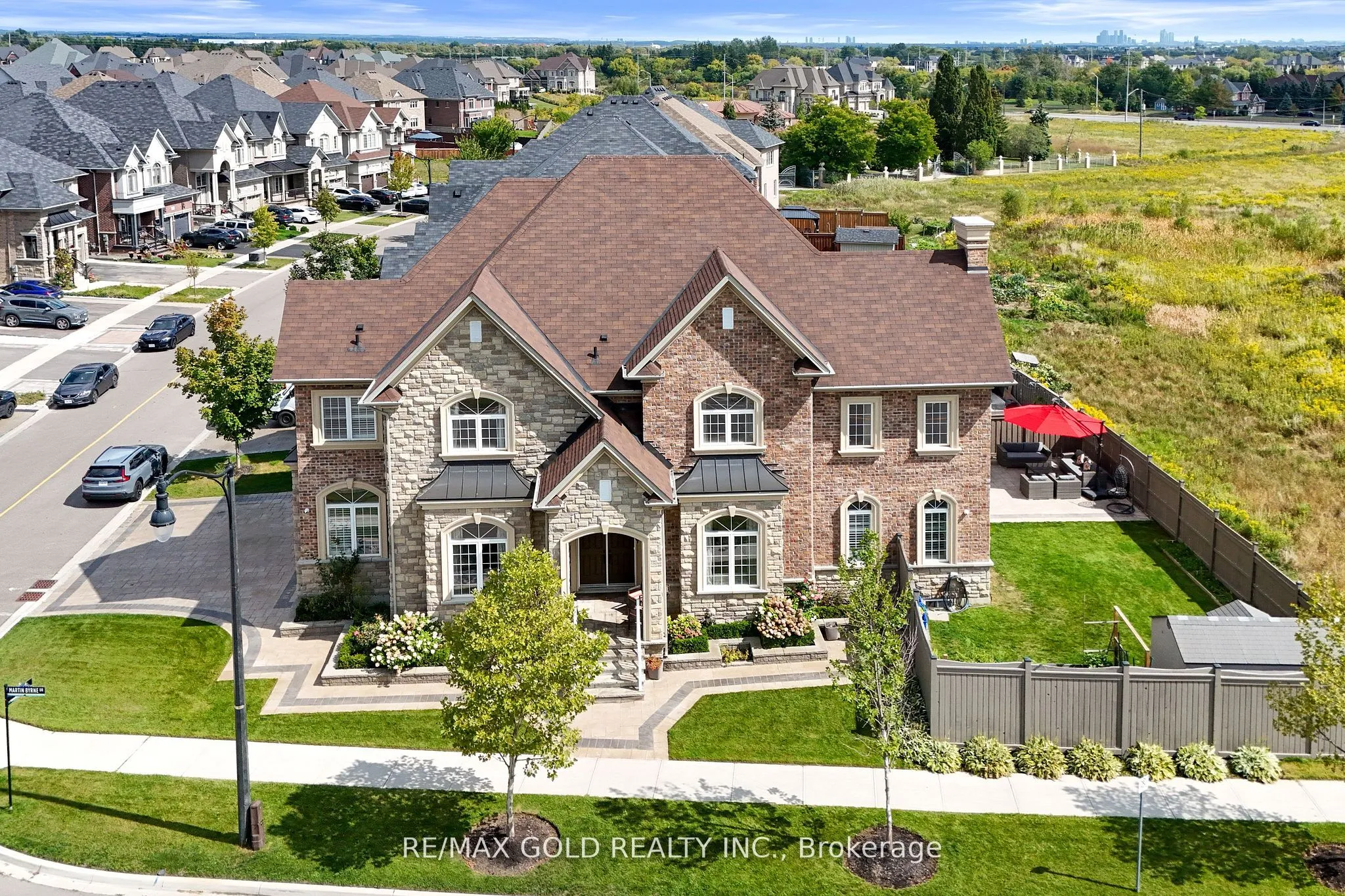 19 Martin Byrne Drive, ON L6P 4G2