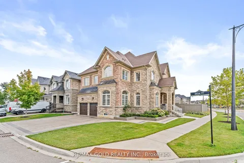 19 Martin Byrne Drive, ON L6P 4G2
