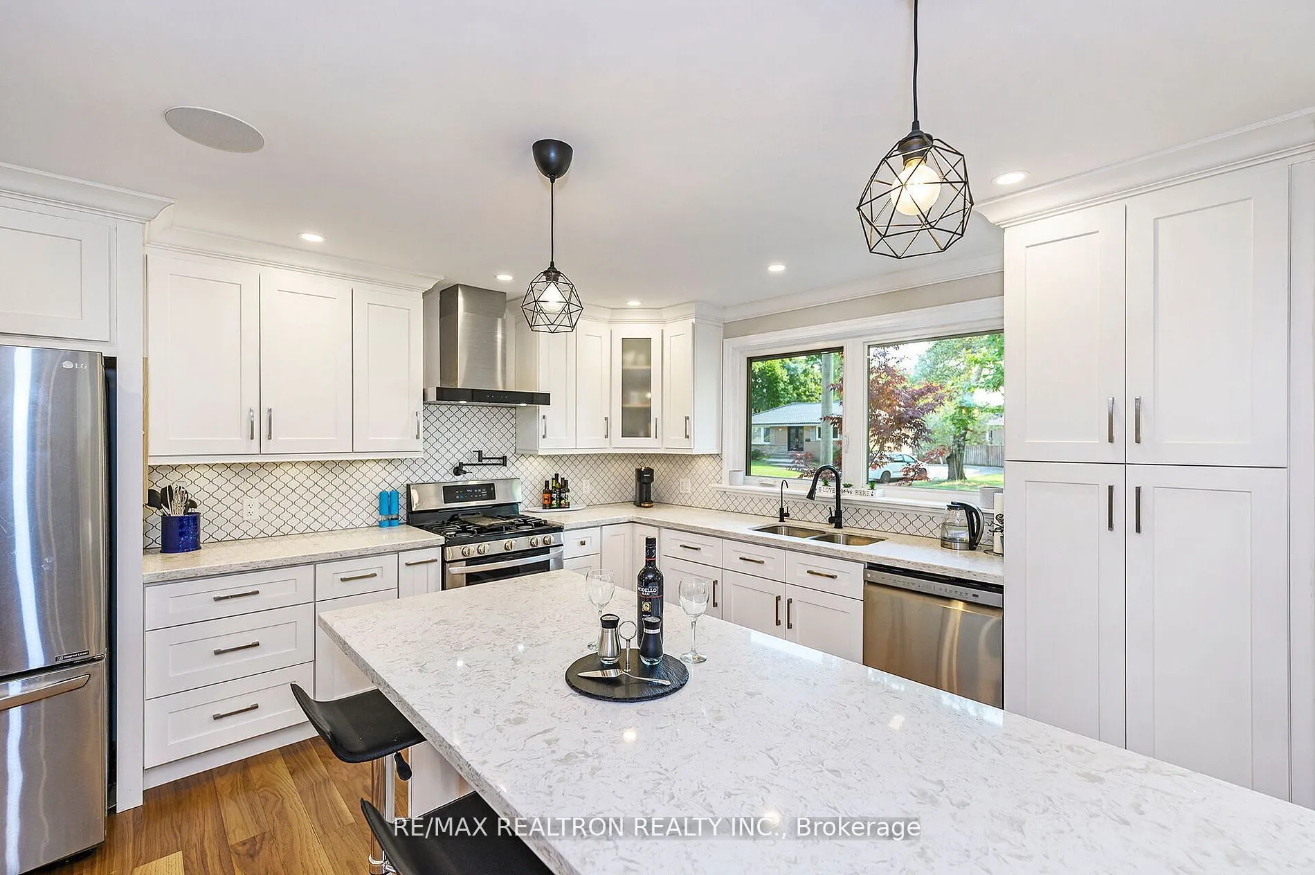 5472 Randolph Crescent, ON L7L 3C5