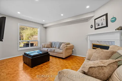 8 Strawberry Hill Court, ON L7E 1R9