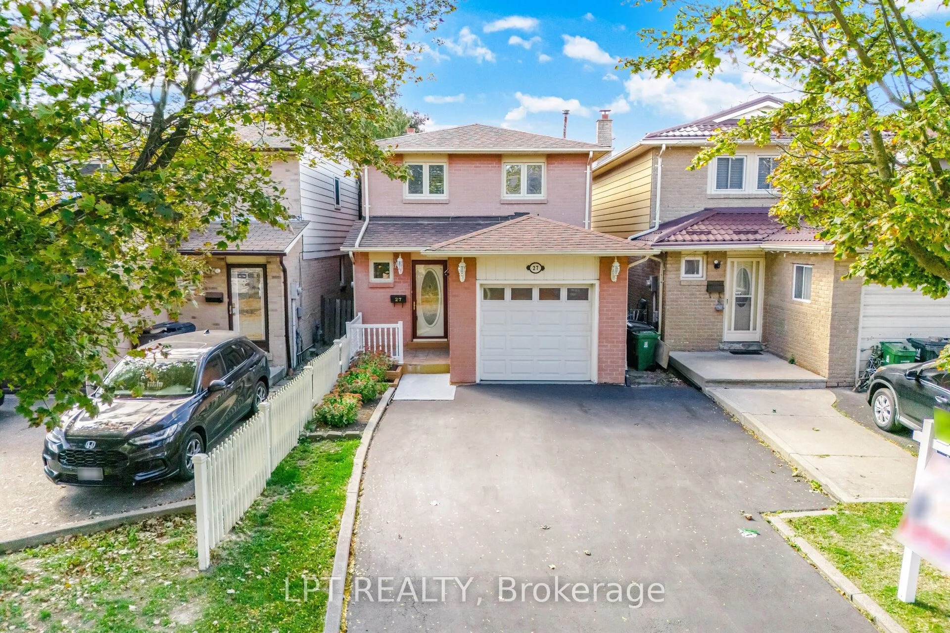 27 Woodsview Avenue, ON M9W 6B9