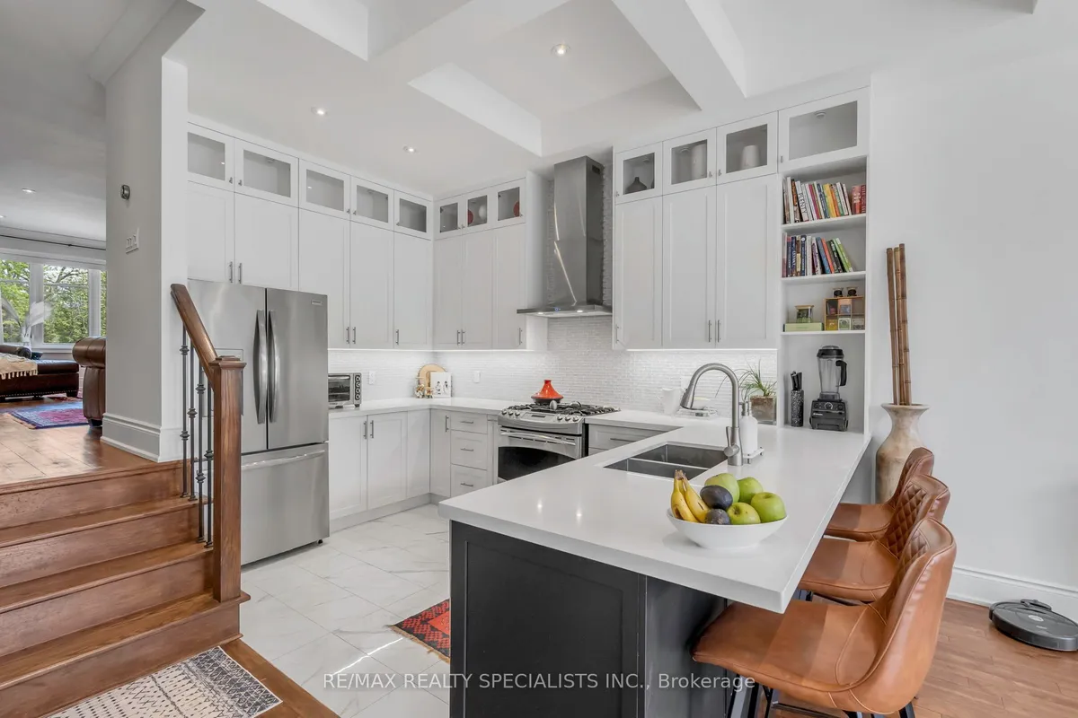 87 Lake Crescent, ON M8V 1W2