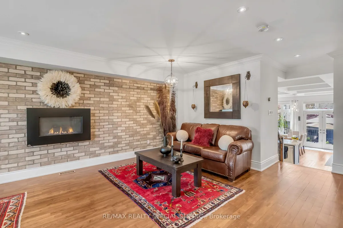 87 Lake Crescent, ON M8V 1W2