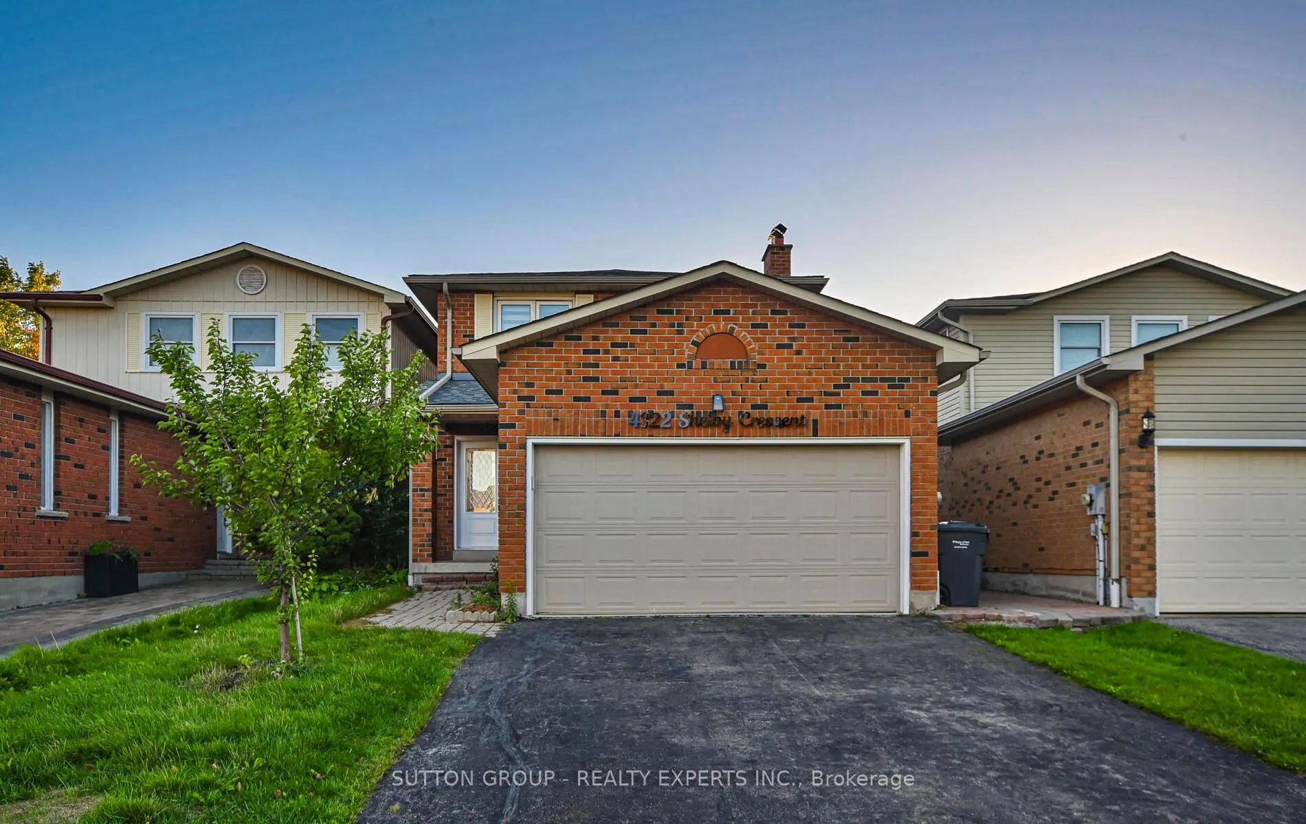 4322 Shelby Crescent, ON L4W 3T3