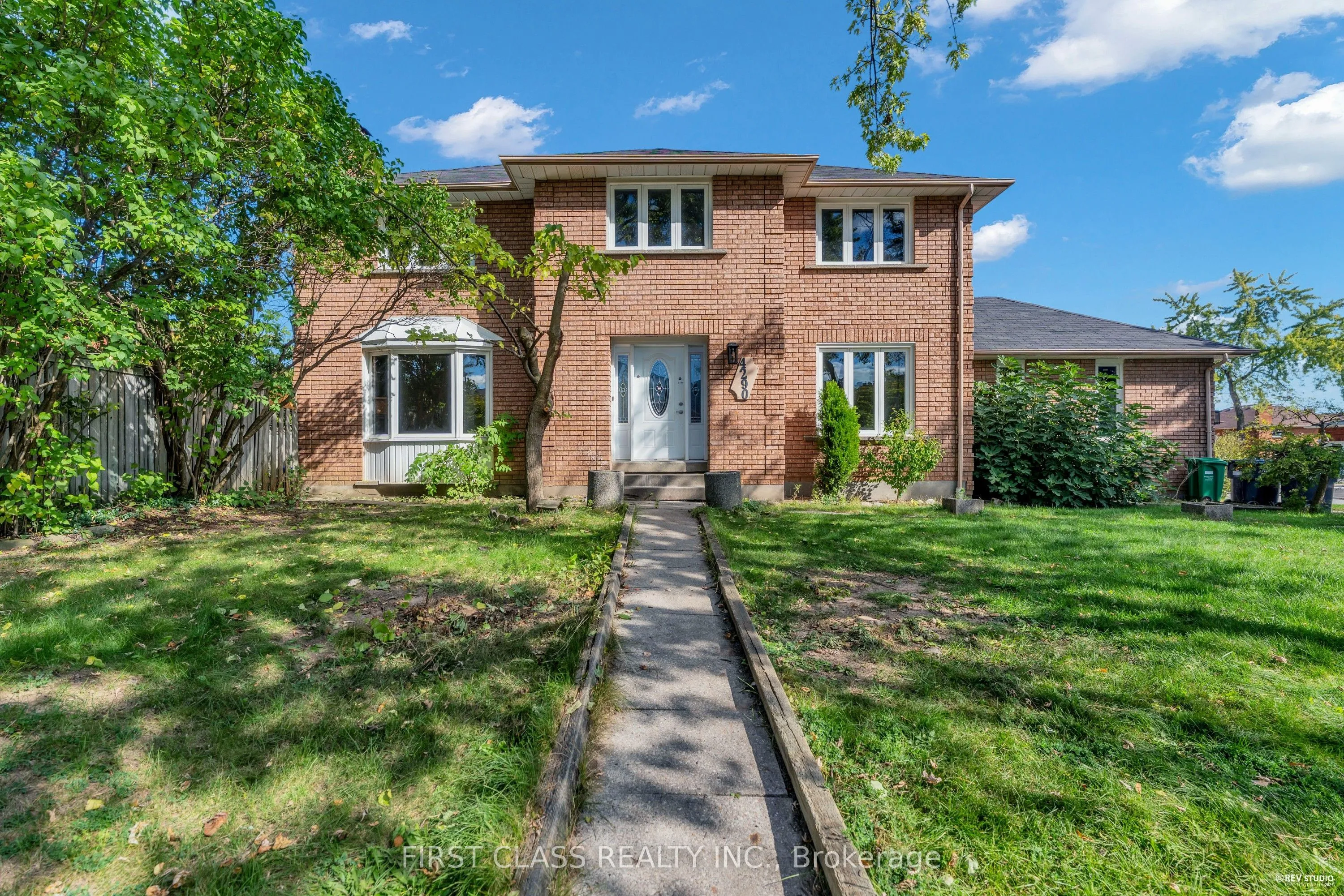 4290 Radisson Crescent, ON L5M 4C1