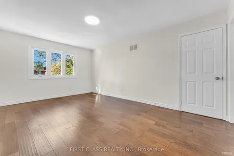 4290 Radisson Crescent, ON L5M 4C1