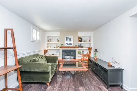 570 Exbury Crescent, ON L5G 2P4