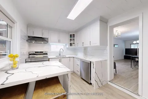 14 Spears Street, ON M6N 3X7