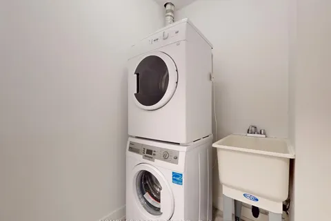 3 Elsie Lane, ON M6P 0B8