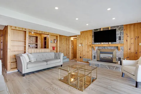 1360 LAKESHORE Road, ON L6L 1G2