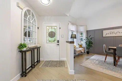 2 Lawton Court, ON L9W 4X4