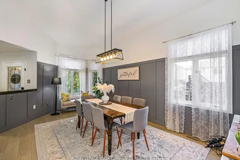 2 Lawton Court, ON L9W 4X4