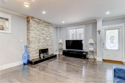 212 Symington Avenue, ON M6P 3W6