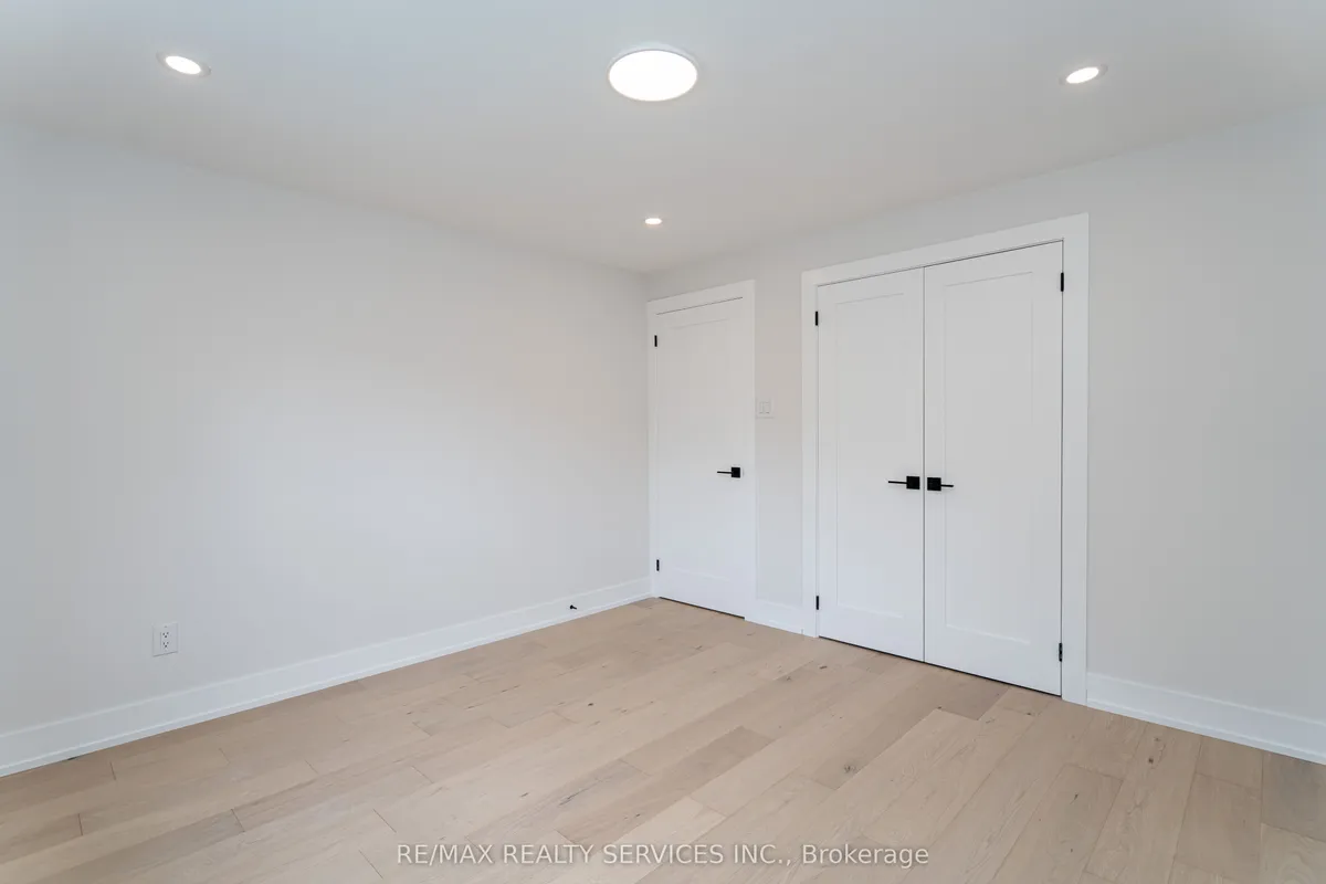 2296 Devon Road, ON L6J 5R4