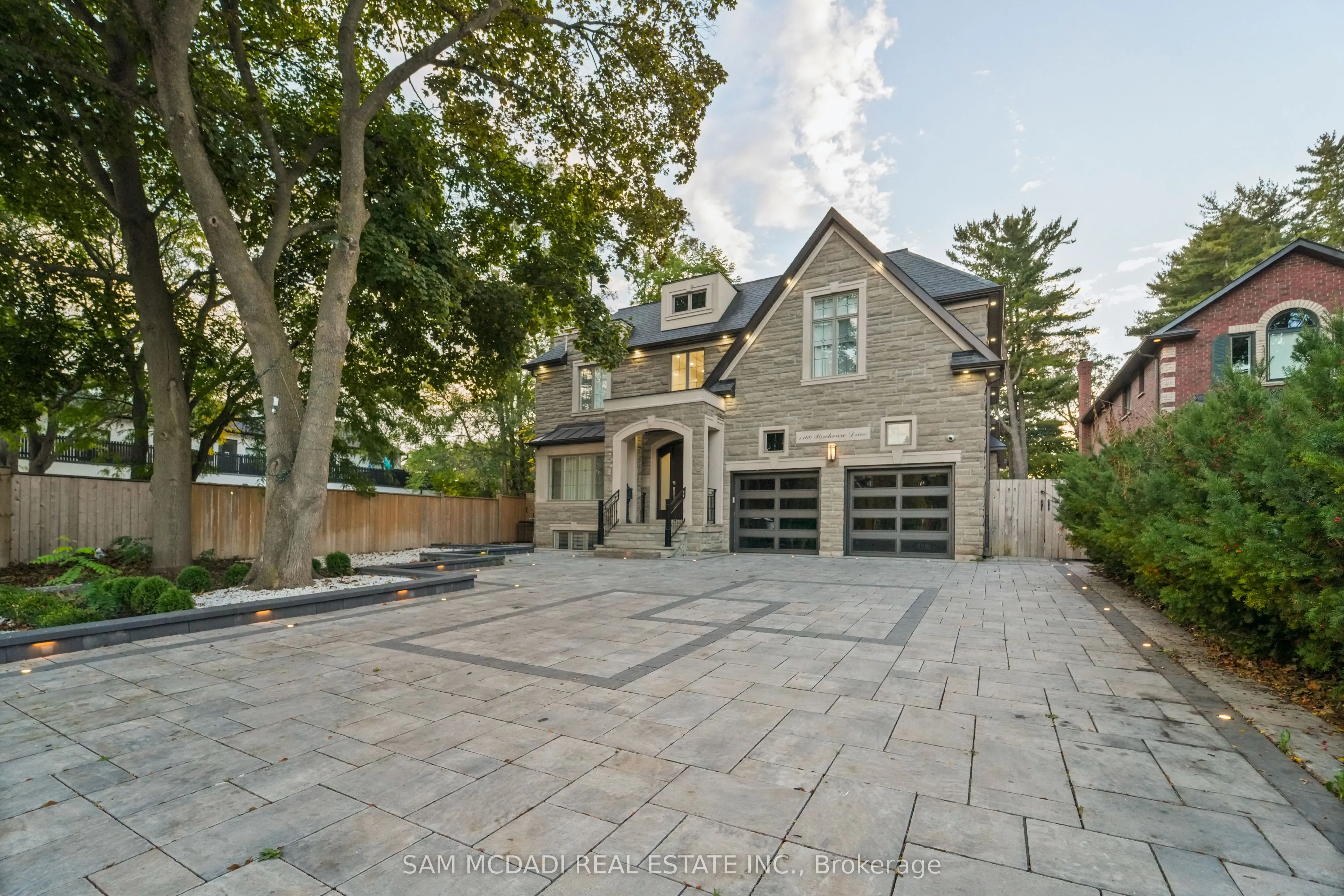 1160 Birchview Drive, ON L5H 3C8