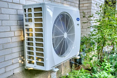 10 Kennebec Crescent, ON M9W 2R7