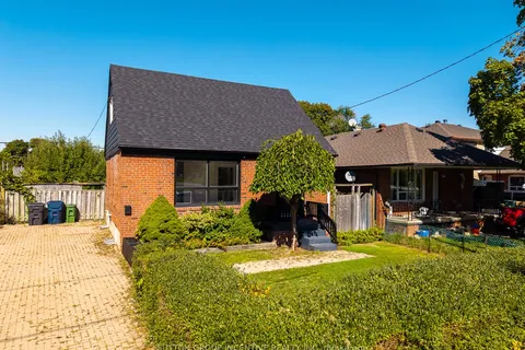 65 Barrhead Crescent, ON M9W 3Z8