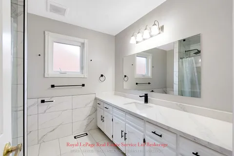 2088 Kempton Park Drive, ON L5M 2Y9