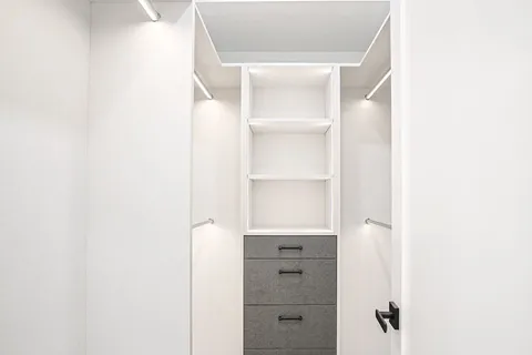 1 Frankwood Road, ON M8Z 1Y8