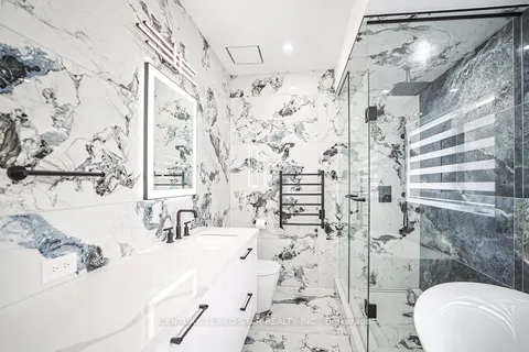 1 Frankwood Road, ON M8Z 1Y8