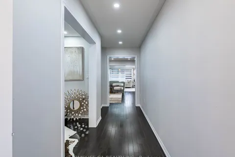 8 Locomotive Crescent, ON L7A 0T7