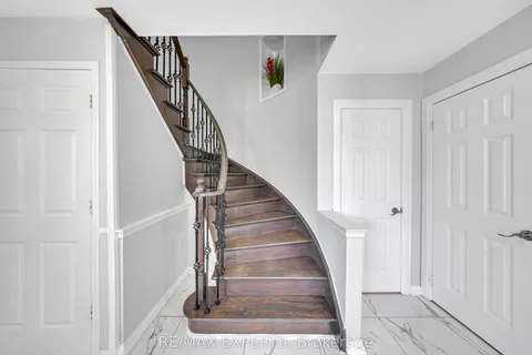 1103 Blueheron Boulevard, ON L5V 2J7